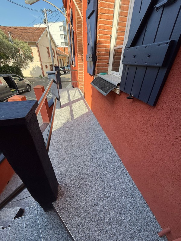 Réalisation d'un escalier et devant de maison sur Toulouse