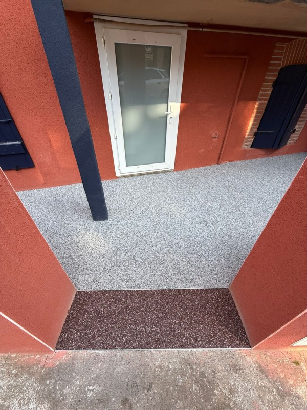 Réalisation d'un escalier et devant de maison sur Toulouse