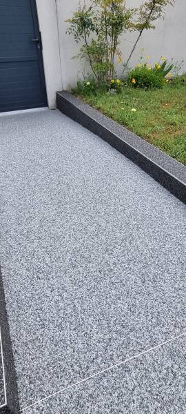 marbre et resine gris antracite