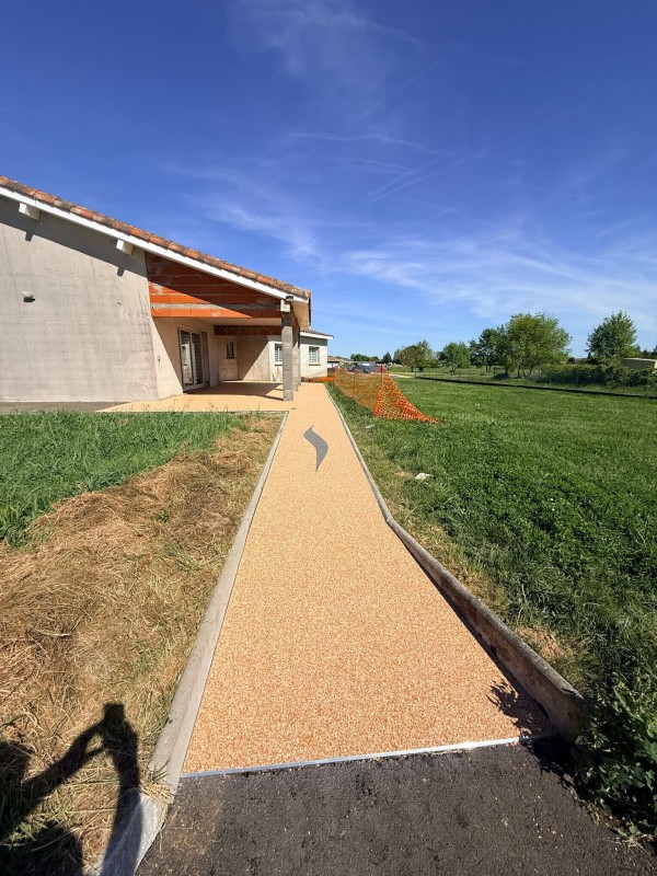 allée en marbre saumonée