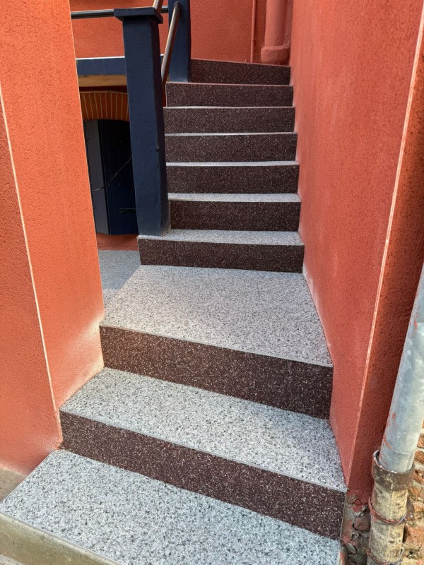 Réalisation d'un escalier et devant de maison sur Toulouse