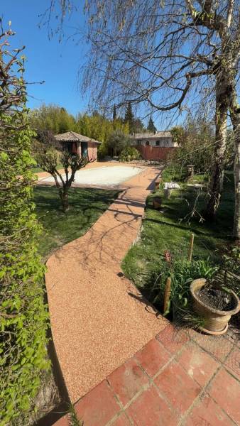 accés piscine Moquette de Pierre