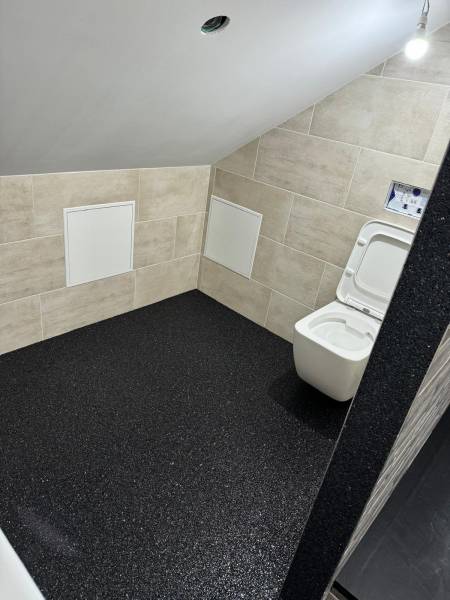 sol de salle de bain en Moquette de Pierre sur région Occitanie