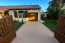 Notre zone d'activité pour ce service entreprise spécialisée en pose de moquette de pierre esthétique et durable pour un aménagement extérieur moderne et sans joints